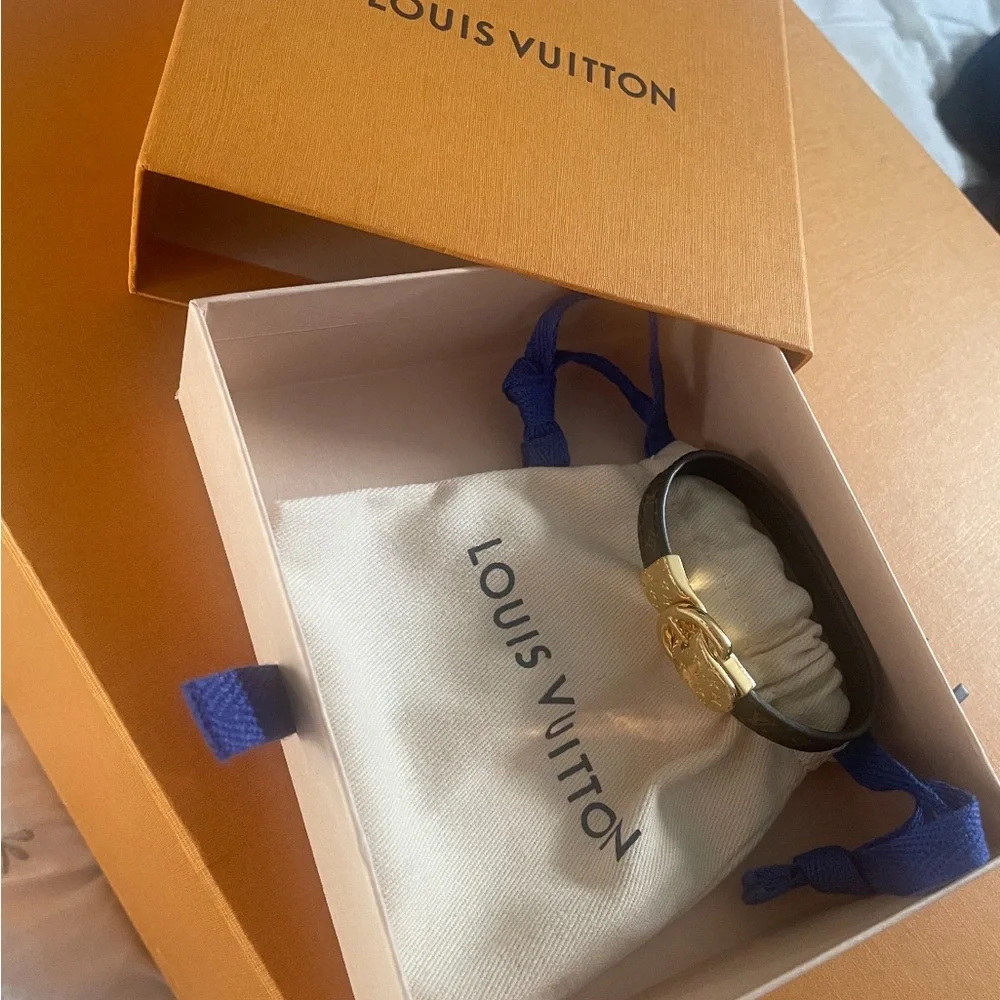 Authentic Louis Vuitton bracelet - Picture 4 of 4